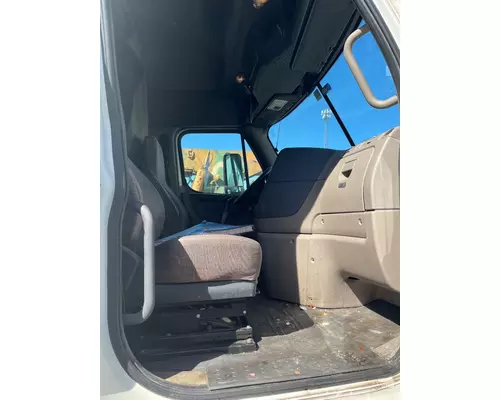FREIGHTLINER CASCADIA 113BBC Cab