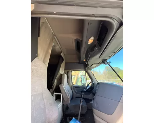 FREIGHTLINER CASCADIA 113BBC Cab