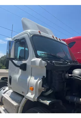 FREIGHTLINER CASCADIA 113BBC Cab