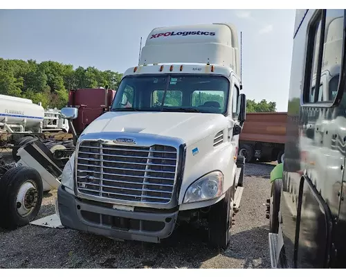 FREIGHTLINER CASCADIA 113BBC Complete Vehicle