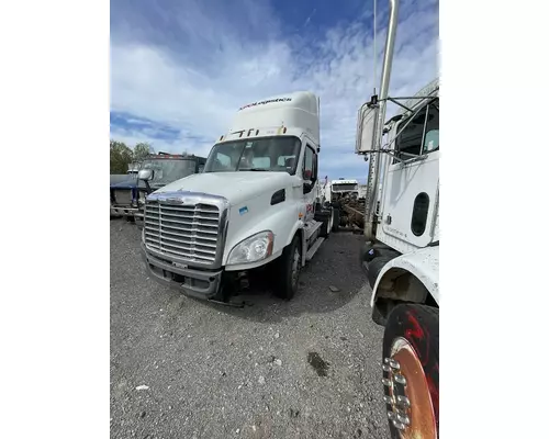 FREIGHTLINER CASCADIA 113BBC Complete Vehicle