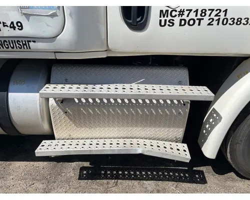 FREIGHTLINER CASCADIA 113BBC DPF (Diesel Particulate Filter)