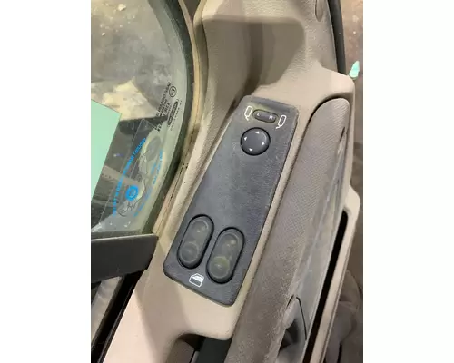 FREIGHTLINER CASCADIA 113BBC Door Assembly, Front