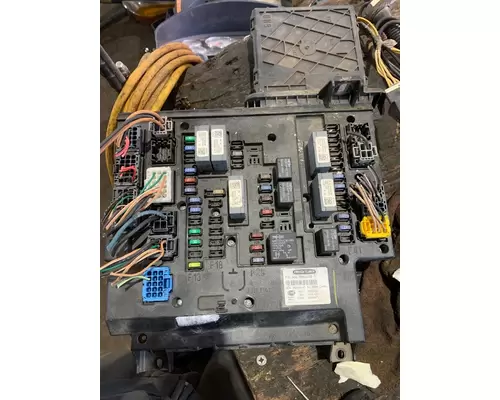 FREIGHTLINER CASCADIA 113BBC Fuse Box