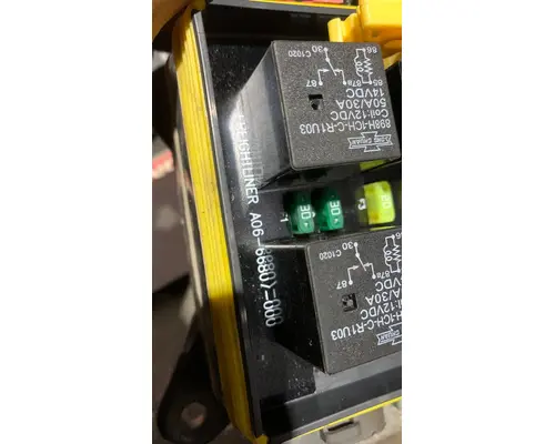 FREIGHTLINER CASCADIA 113BBC Fuse Box