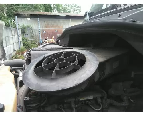 FREIGHTLINER CASCADIA 113 AIR CLEANER