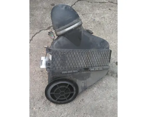 FREIGHTLINER CASCADIA 113 AIR CLEANER
