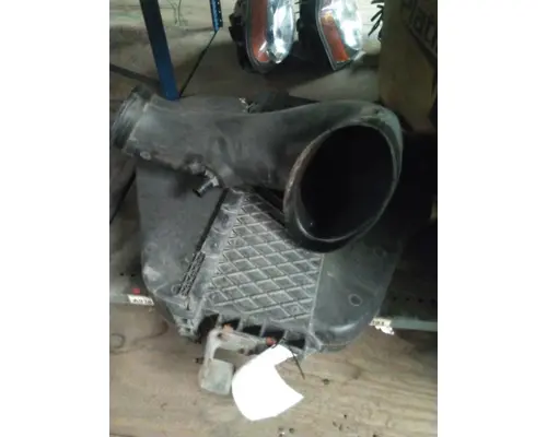 FREIGHTLINER CASCADIA 113 AIR CLEANER