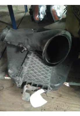 FREIGHTLINER CASCADIA 113 AIR CLEANER