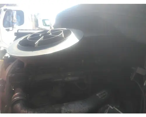 FREIGHTLINER CASCADIA 113 AIR CLEANER