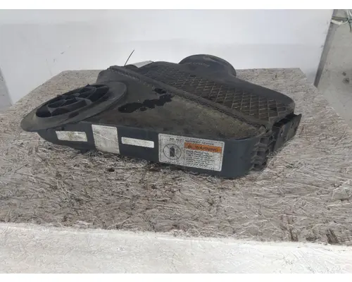 FREIGHTLINER CASCADIA 113 AIR CLEANER