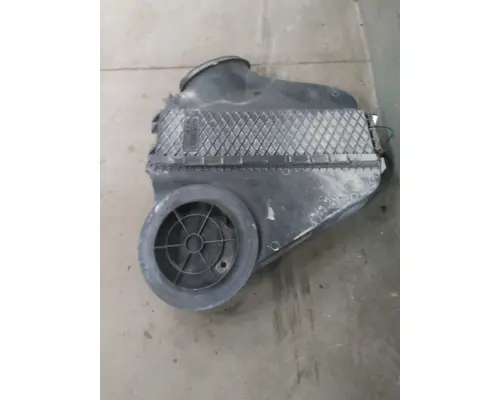 FREIGHTLINER CASCADIA 113 AIR CLEANER