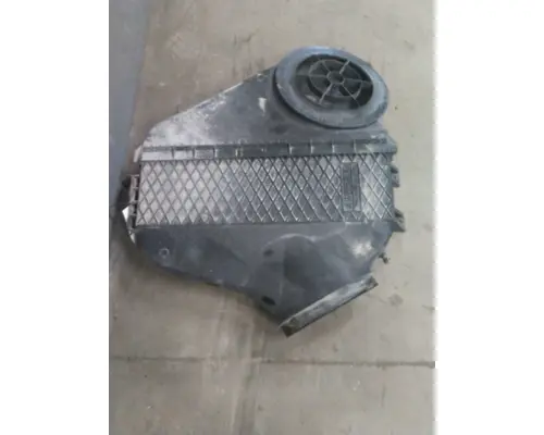 FREIGHTLINER CASCADIA 113 AIR CLEANER