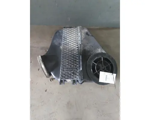 FREIGHTLINER CASCADIA 113 AIR CLEANER