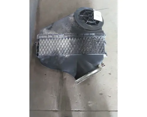 FREIGHTLINER CASCADIA 113 AIR CLEANER