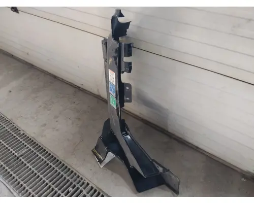 FREIGHTLINER CASCADIA 113 AIR CLEANER