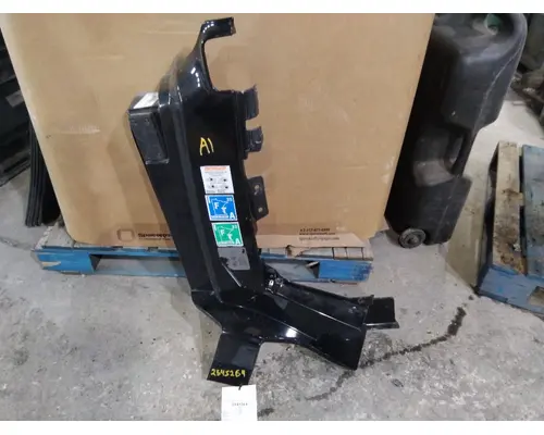 FREIGHTLINER CASCADIA 113 AIR CLEANER