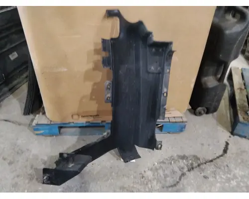 FREIGHTLINER CASCADIA 113 AIR CLEANER