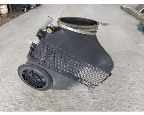 FREIGHTLINER CASCADIA 113 AIR CLEANER