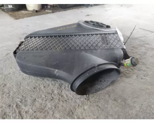 FREIGHTLINER CASCADIA 113 AIR CLEANER
