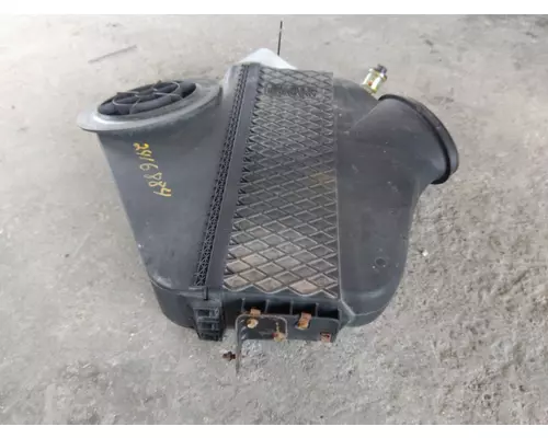 FREIGHTLINER CASCADIA 113 AIR CLEANER