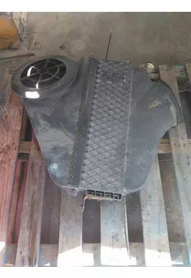 FREIGHTLINER CASCADIA 113 AIR CLEANER