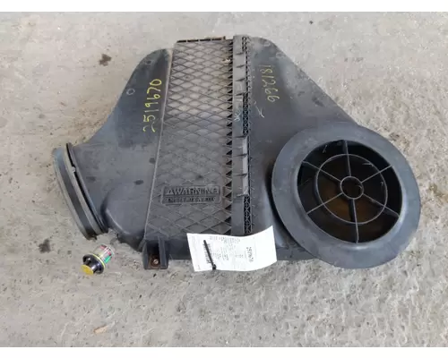 FREIGHTLINER CASCADIA 113 AIR CLEANER