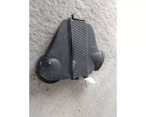 FREIGHTLINER CASCADIA 113 AIR CLEANER