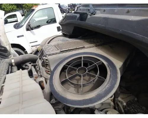 FREIGHTLINER CASCADIA 113 AIR CLEANER