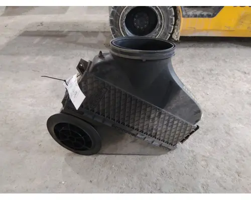 FREIGHTLINER CASCADIA 113 AIR CLEANER