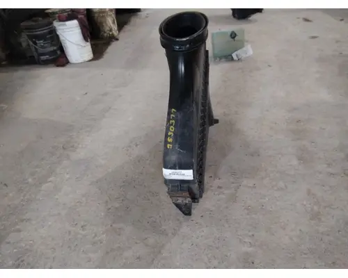 FREIGHTLINER CASCADIA 113 AIR CLEANER
