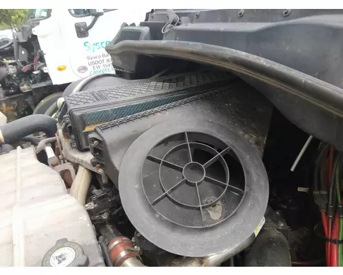 FREIGHTLINER CASCADIA 113 AIR CLEANER