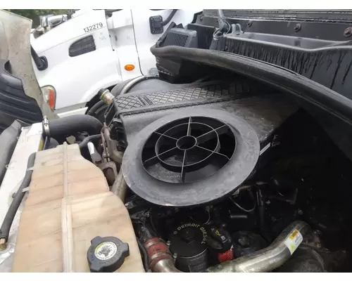 FREIGHTLINER CASCADIA 113 AIR CLEANER