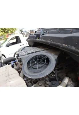 FREIGHTLINER CASCADIA 113 AIR CLEANER