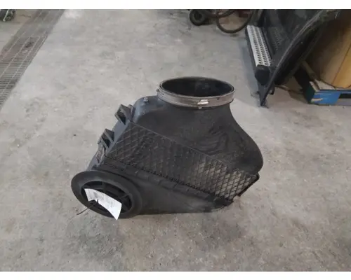 FREIGHTLINER CASCADIA 113 AIR CLEANER