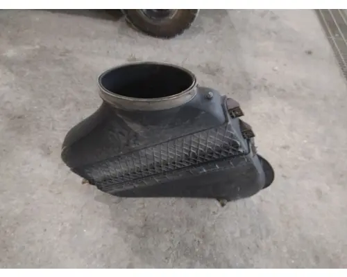 FREIGHTLINER CASCADIA 113 AIR CLEANER