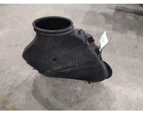 FREIGHTLINER CASCADIA 113 AIR CLEANER