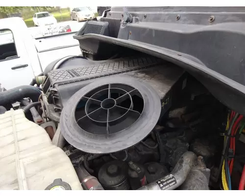 FREIGHTLINER CASCADIA 113 AIR CLEANER