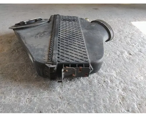 FREIGHTLINER CASCADIA 113 AIR CLEANER