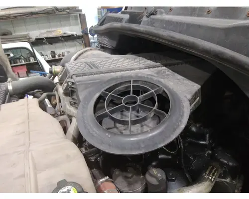 FREIGHTLINER CASCADIA 113 AIR CLEANER