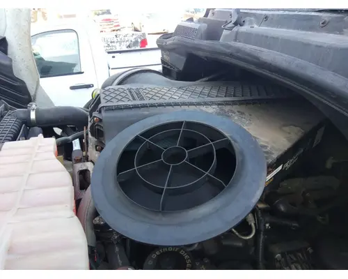 FREIGHTLINER CASCADIA 113 AIR CLEANER
