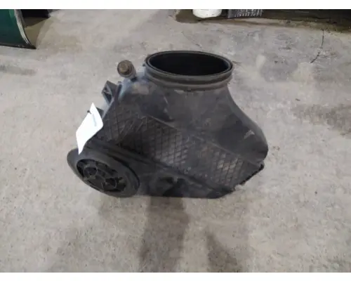 FREIGHTLINER CASCADIA 113 AIR CLEANER