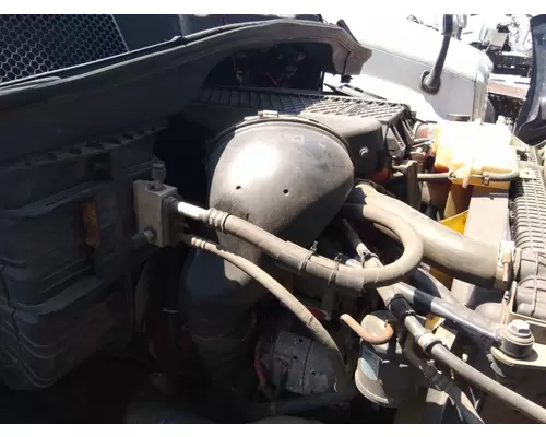 FREIGHTLINER CASCADIA 113 AIR CLEANER
