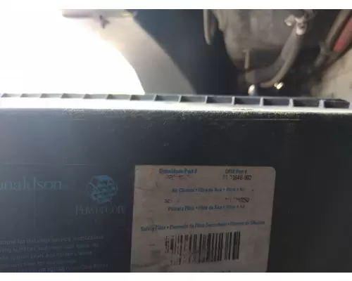 FREIGHTLINER CASCADIA 113 AIR CLEANER