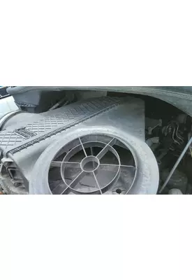 FREIGHTLINER CASCADIA 113 AIR CLEANER