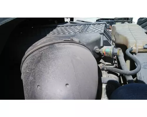 FREIGHTLINER CASCADIA 113 AIR CLEANER