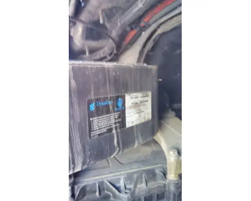 FREIGHTLINER CASCADIA 113 AIR CLEANER