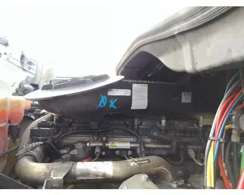 FREIGHTLINER CASCADIA 113 AIR CLEANER