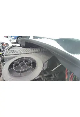 FREIGHTLINER CASCADIA 113 AIR CLEANER