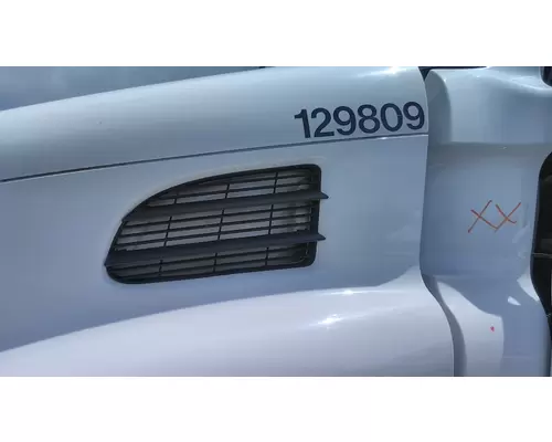 FREIGHTLINER CASCADIA 113 AIR INTAKE LOUVERCOVER